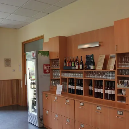 St. Bonifatiuskloster - Geistliches Zentrum בית הארחה Hünfeld