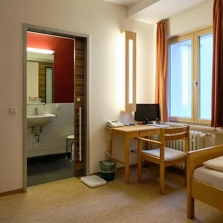 St. Bonifatiuskloster - Geistliches Zentrum בית הארחה