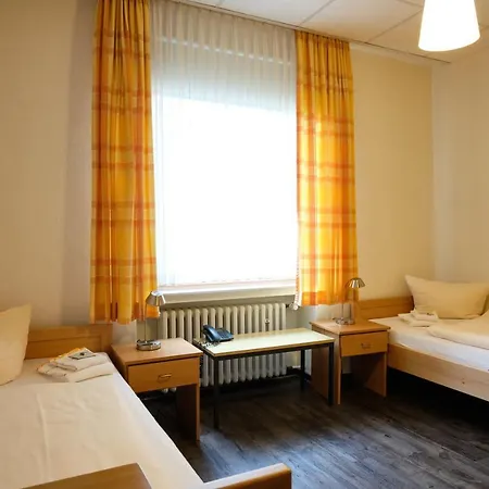 St. Bonifatiuskloster - Geistliches Zentrum בית הארחה 3*