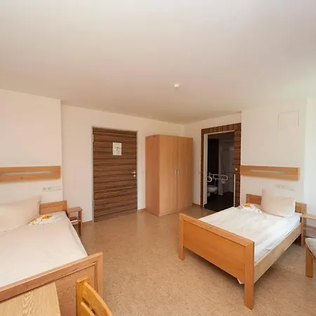 בית הארחה St. Bonifatiuskloster - Geistliches Zentrum Hünfeld